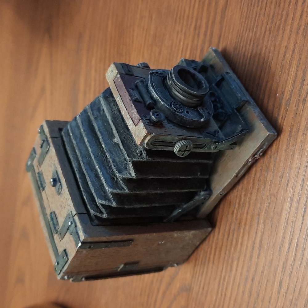 VTG Popular Imports Bellows Camera Figure